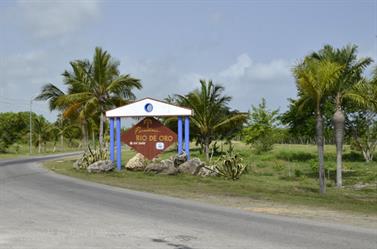 Carriage_ride_to_Guardalavaca,_DSC3211_b_B740