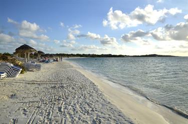 Ensenachos-Hotel,_Cayo_Santa_Maria,_DSC2755_b_B740