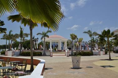 Market-Place,_Cayo_Santa_Maria,_DSC2904_b_B740