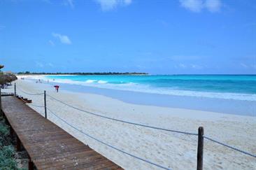 Sol_Cayo_Largo_Beach,_DSC_8802_b_H600