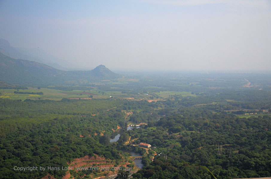 On Route Thekkady to Madurai