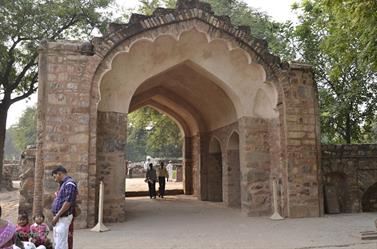 QUTAB_MINAR,_DELHI,__DSC2325_b_H600