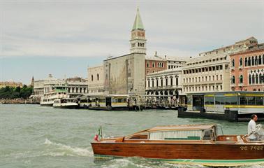 8592_07_VENEDIG_PALAZZO_DUC_478