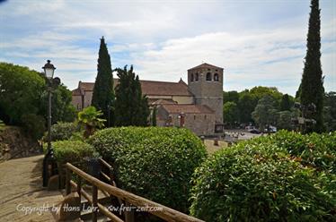 Cathedral-and-Castello-di-San-Giusto,-Triest-2021,-DSE-9342-bB720