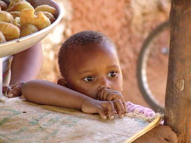 KENYA_2007,_Bob_and_his_village,_DSC04263H488