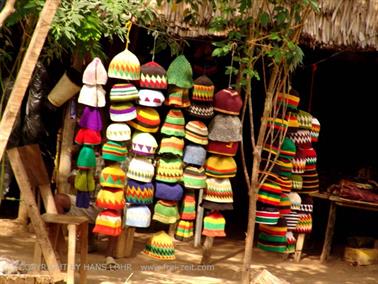 KENYA_2007,_Market_in_Ukunda,_DSC06037H488