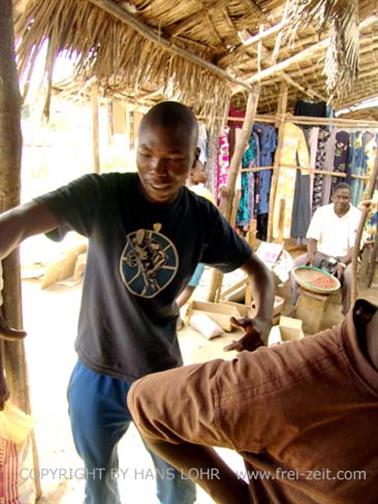 KENYA_2007,_Market_in_Ukunda,_DSC06047H488