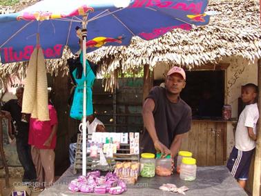 KENYA_2007,_Market_in_Ukunda,_DSC06053H488