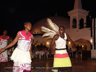 KENYA_2007,_Massai_Entertainment,_DSC04864H488