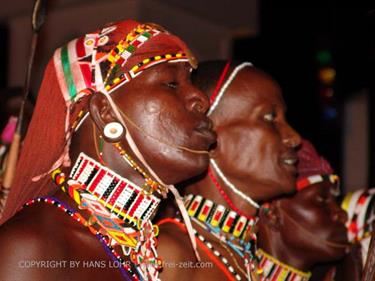 KENYA_2007,_Massai_Entertainment,_DSC04916H488