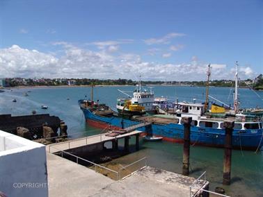 KENYA_2007,_Mombasa_day_trip,_DSC04676H488