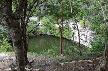 Chichen-Itza-an-old-Mayan-City,_DSC_5270_b_H600Px