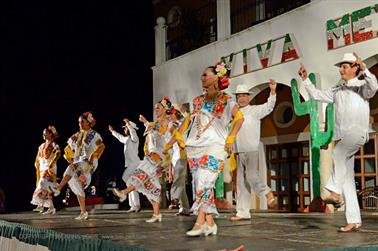 Dreams-Resort-und-Spa-Tulum,-Folkloreshow,_DSC_6512_b_H600Px