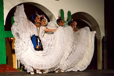 Dreams-Resort-und-Spa-Tulum,-Folkloreshow,_DSC_6545_b_H600Px