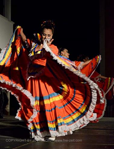 Dreams-Resort-und-Spa-Tulum,-Folkloreshow,_DSC_6719_b_H600Px