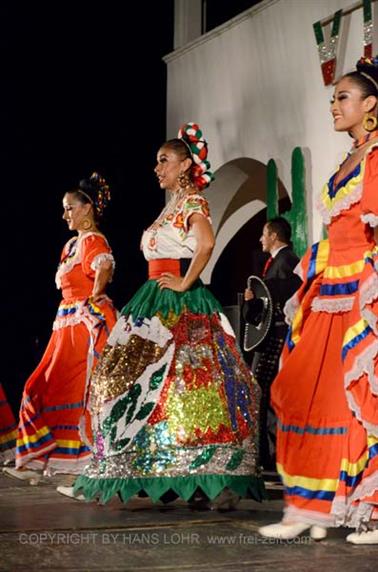 Dreams-Resort-und-Spa-Tulum,-Folkloreshow,_DSC_6784_b_H600Px