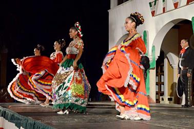 Dreams-Resort-und-Spa-Tulum,-Folkloreshow,_DSC_6792_b_H600Px