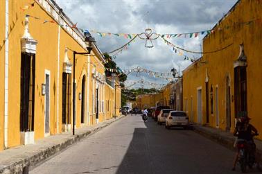 Izamal,-Citytour-in-a-coach,_DSC_5919_b_H600Px