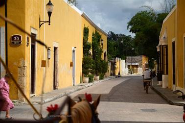 Izamal,-Citytour-in-a-coach,_DSC_5943_b_H600Px