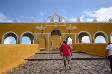 Izamal,-Convento-San-Antonio-de-Padua,_DSC_5900_b_H600Px