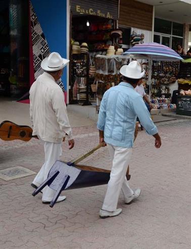 Playa-del-Carmen-Citytour,_DSC_6061_b_H600Px