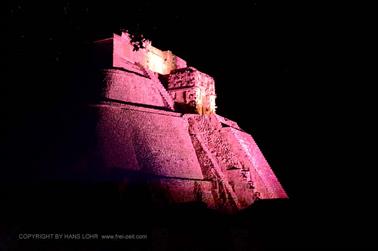 Uxmal-Light--and-Sound-Show,_DSC_5321_b_H600Px