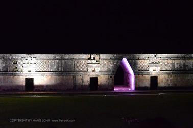 Uxmal-Light--and-Sound-Show,_DSC_5331_b_H600Px