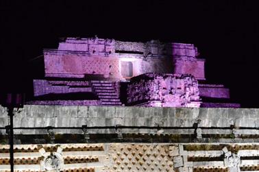 Uxmal-Light--and-Sound-Show,_DSC_5339_b_H600Px