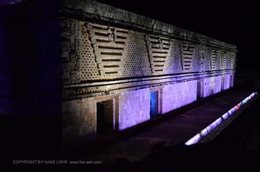 Uxmal-Light--and-Sound-Show,_DSC_5342_b_H600Px