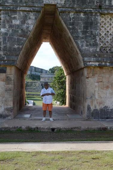 Uxmal-an-old-Mayan-City,_DSC_5393_b_H600Px