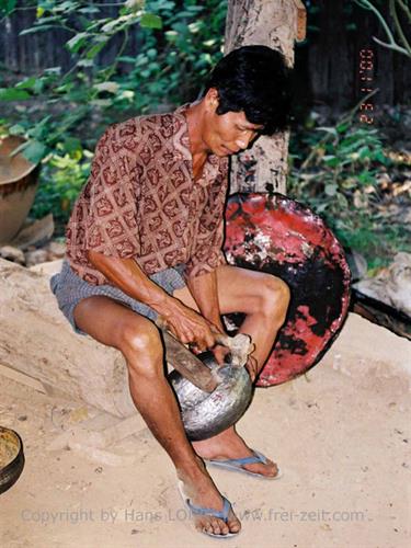 Amarapura,_Myanmar,_357F1020013B_H600