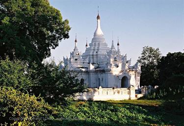 Amarapura,_Myanmar,_363F1020021B_H600