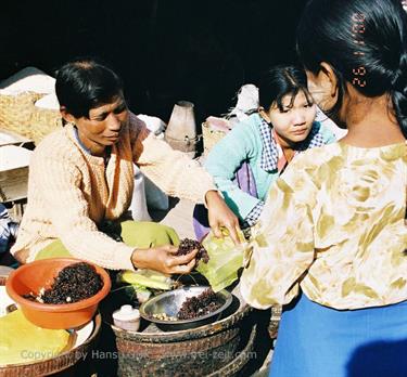 Bagan,_Myanmar,_F1010015b_H600