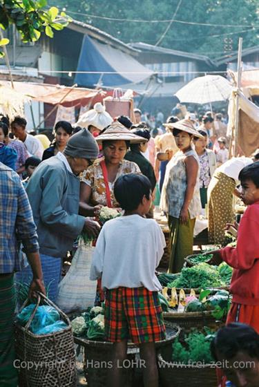 Bagan,_Myanmar,_F1010017b_H600