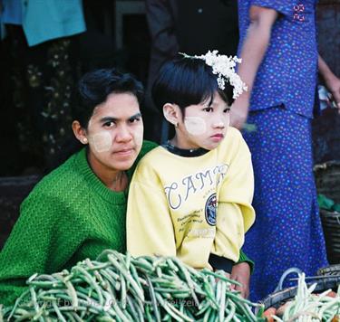 Bagan,_Myanmar,_F1010020b_H600