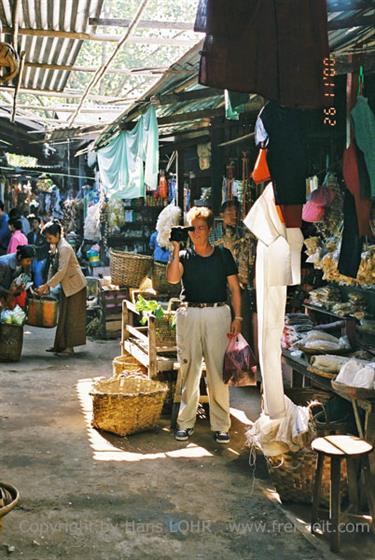 Bagan,_Myanmar,_F1010028b_H600