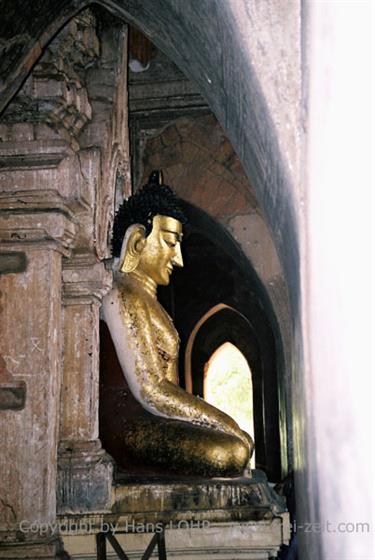 Bagan,_Myanmar,_F1020005b_H600