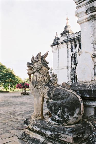 Bagan,_Myanmar,_F1020016b_H600