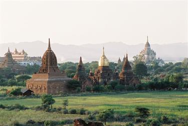 Bagan,_Myanmar,_F1020033b_H600