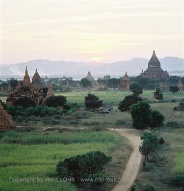 Bagan,_Myanmar,_F1020036c_H600