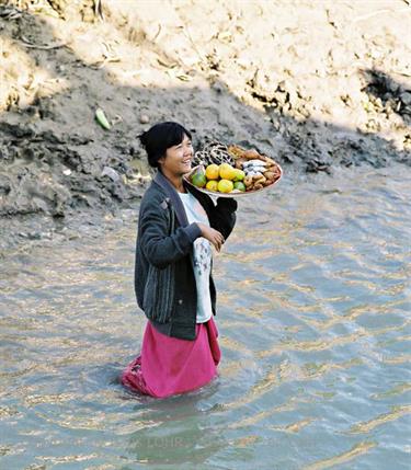 Cruise_Mandalay_to_Bagan,_Myanmar,_377F1030002B_H600