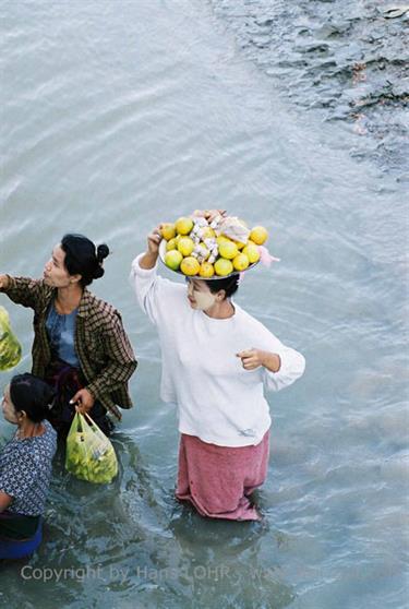 Cruise_Mandalay_to_Bagan,_Myanmar,_380F1030005B_H600