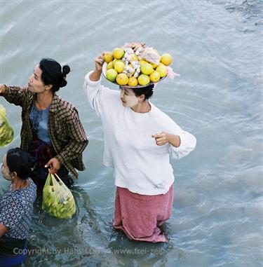 Cruise_Mandalay_to_Bagan,_Myanmar,_381F1030005C_H600