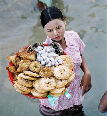 Cruise_Mandalay_to_Bagan,_Myanmar,_383F1030007B_H600