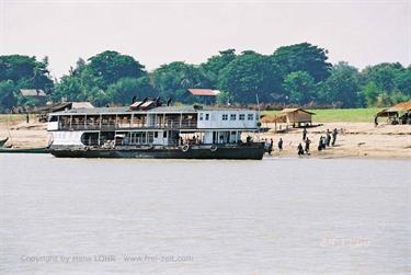 Cruise_Mandalay_to_Bagan,_Myanmar,_393F1030019B_H600