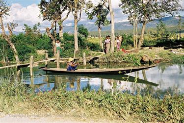 Inle_Lake,_Myanmar,_040F1000005B_H600