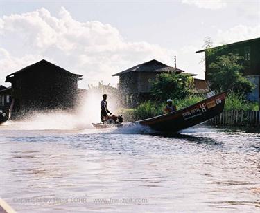 Inle_Lake,_Myanmar,_046F1000011B_H600