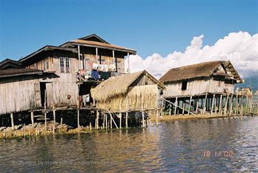 Inle_Lake,_Myanmar,_050F1000015B_H600