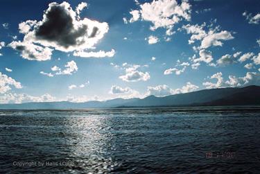 Inle_Lake,_Myanmar,_052F1000017B_H600