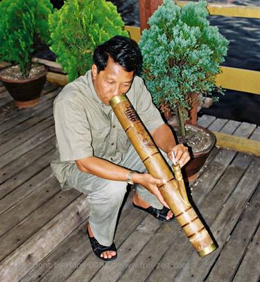 Inle_Lake,_Myanmar,_067F1000032B_H600